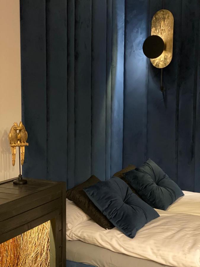 Family Sauna Teznia Apartments: Lakeside Retreat With Private Wellness Apartment *