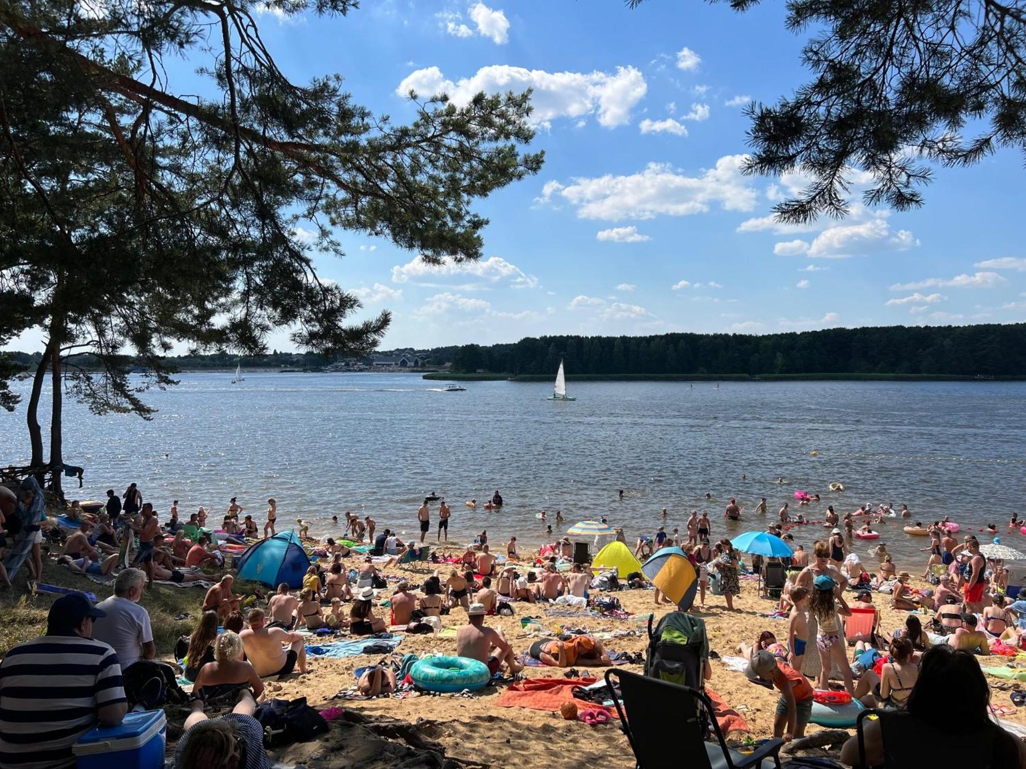 Family Sauna Teznia Apartments: Lakeside Retreat With Private Wellness Kielce